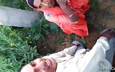 Exclusive- Desi Mature Cheating Wife Open-air Sex With Lover